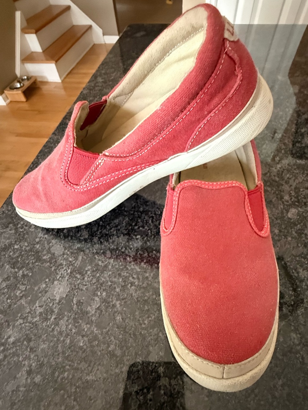 L.L.Bean Sun-washed Canvas Cushioned Slip-On Shoes sneakers Red women’s size 7 M